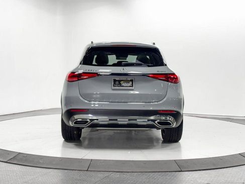 Used 2025 Mercedes-Benz GLC 350e 4MATIC w/ Driver Assistance Package image 30