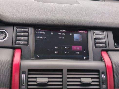 Used 2017 Land Rover Discovery Sport HSE Luxury image 25