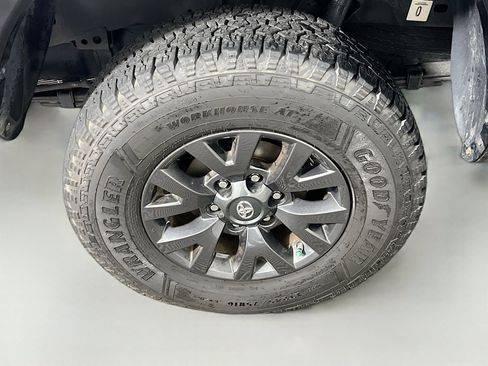 Used 2021 Toyota Tacoma SR5 image 13