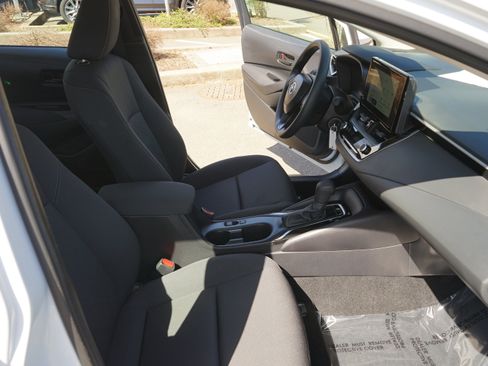 Used 2025 Toyota Corolla LE FWD image 22