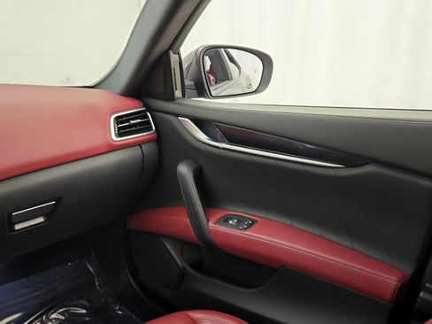 Used 2023 Maserati Ghibli Modena RWD image 23
