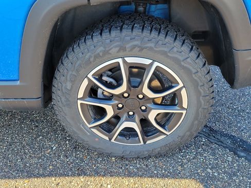 Used 2024 Jeep Compass Trailhawk w/ Trailhawk Elite Group image 5