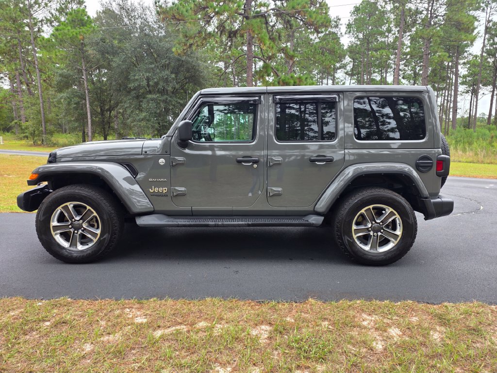 Used 2022 Jeep Wrangler Unlimited Sahara w/ Cold Weather Group AWD/4WD image 2