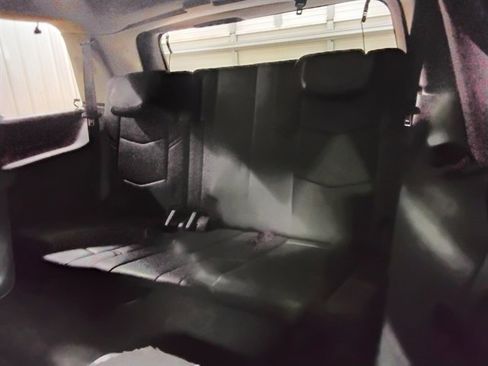 Used 2017 Cadillac Escalade Luxury AWD/4WD image 15