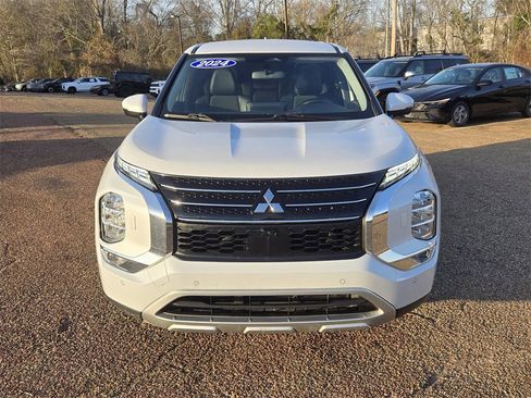 Used 2024 Mitsubishi Outlander SE image 24