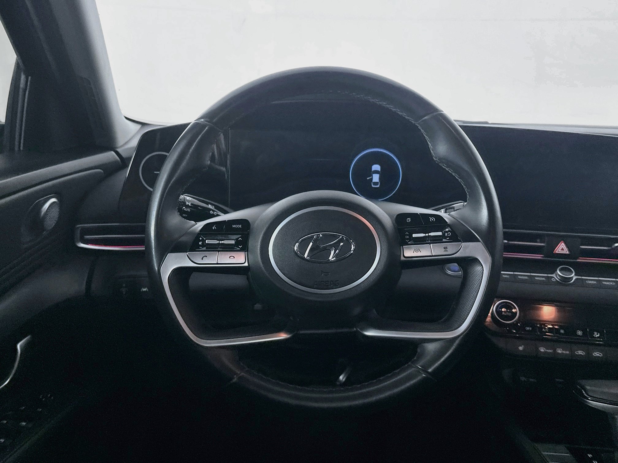 Used 2023 Hyundai Elantra Limited FWD image 18