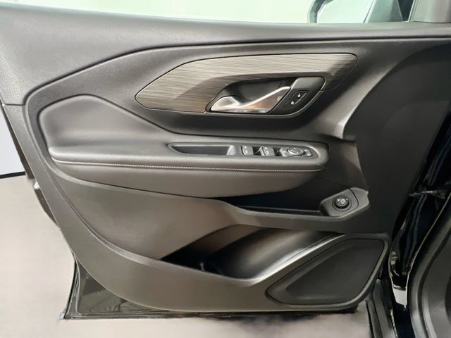 Used 2022 GMC Terrain SLE w/ Driver Convenience Package FWD image 31