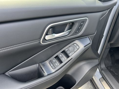 New 2026 Nissan Rogue Platinum image 14