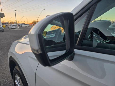 Used 2018 Volkswagen Tiguan S image 24