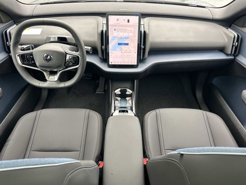 New 2026 Volvo EX30 Cross Country Ultra image 7