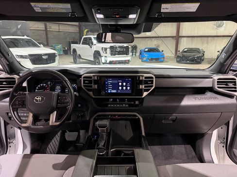 Used 2025 Toyota Tundra SR5 w/ SR5 Convenience Package AWD/4WD image 27