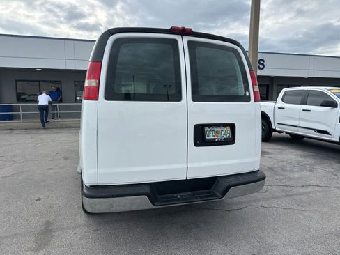 Used 2017 GMC Savana 2500 RWD image 13