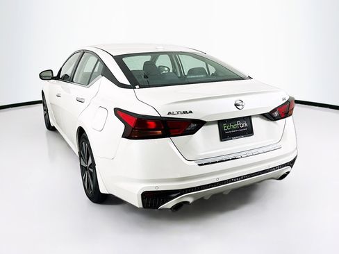 Used 2022 Nissan Altima 2.5 SV w/ SV Premium Package image 5