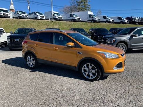Used 2016 Ford Escape Titanium image 2