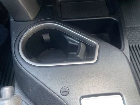 Used 2018 Toyota RAV4 XLE AWD/4WD image 39