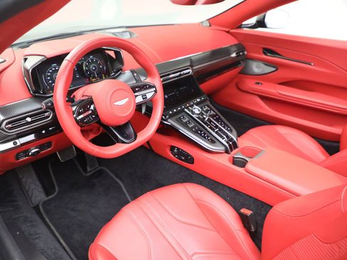 Used 2026 Aston Martin V8 Vantage Roadster image 30