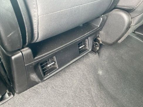 Used 2023 Chevrolet Silverado 1500 Custom image 18