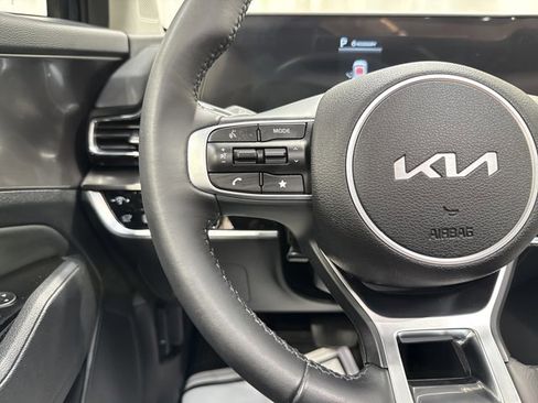 Certified 2024 Kia Sportage EX w/ EX Premium Package AWD/4WD image 17