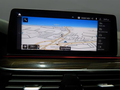 Used 2023 BMW 530e xDrive w/ Premium Package AWD/4WD image 19