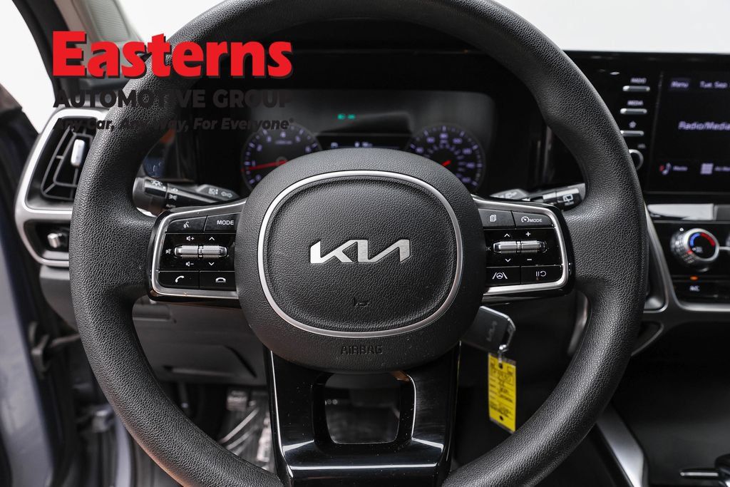 Used 2022 Kia Sorento LX FWD image 10