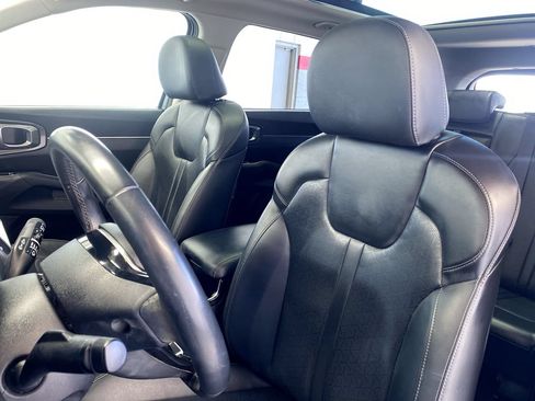 Used 2023 Kia Sorento S w/ Panoramic Sunroof Package FWD image 20