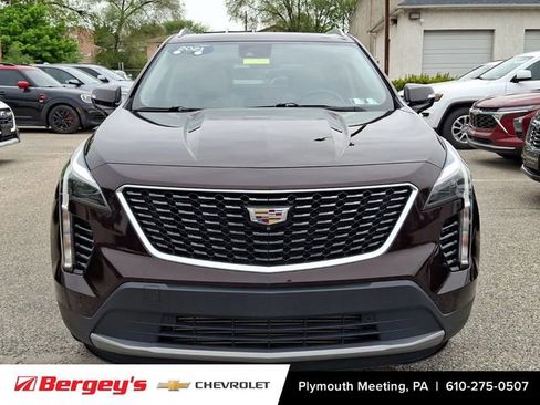 Used 2021 Cadillac XT4 Premium Luxury w/ Enhanced Visibility Package AWD/4WD image 3
