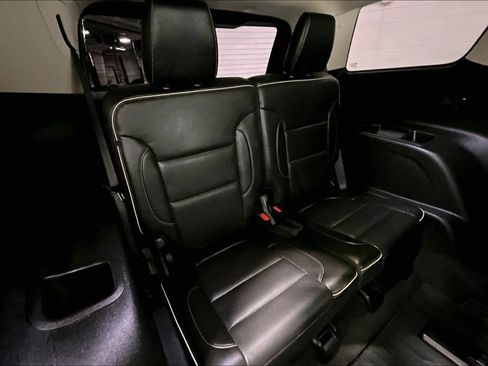 Used 2022 GMC Acadia Denali w/ Denali Ultimate Package FWD image 34