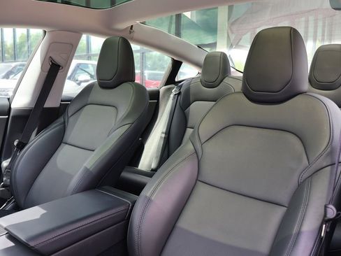 Used 2025 Tesla Model 3 Long Range RWD image 32