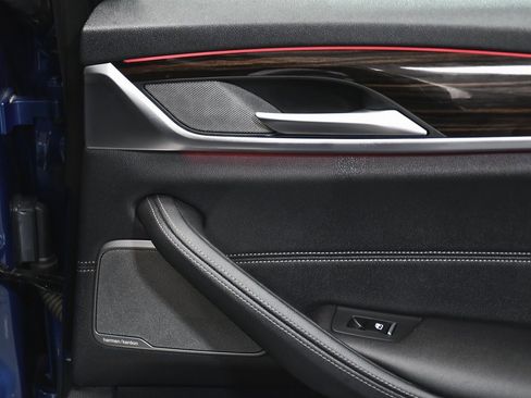 Used 2023 BMW 530i xDrive w/ Premium Package image 17