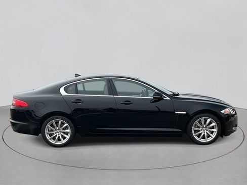 Used 2013 Jaguar XF image 6
