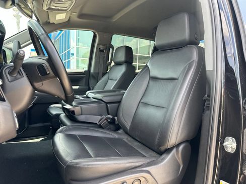Used 2025 GMC Sierra 1500 SLT RWD image 9