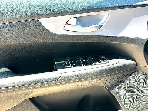 Used 2024 Kia Forte LXS FWD image 16