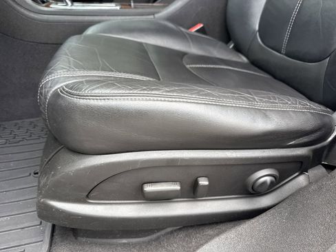 Used 2014 Chevrolet Traverse LT FWD image 22