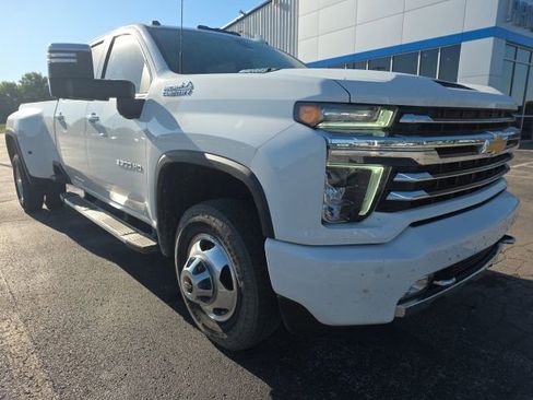 Used 2023 Chevrolet Silverado 3500 High Country AWD/4WD image 2