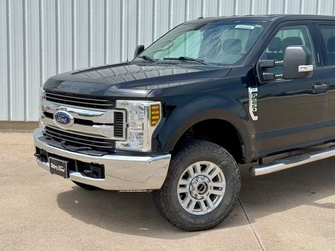 Used 2018 Ford F250 XLT AWD/4WD image 2