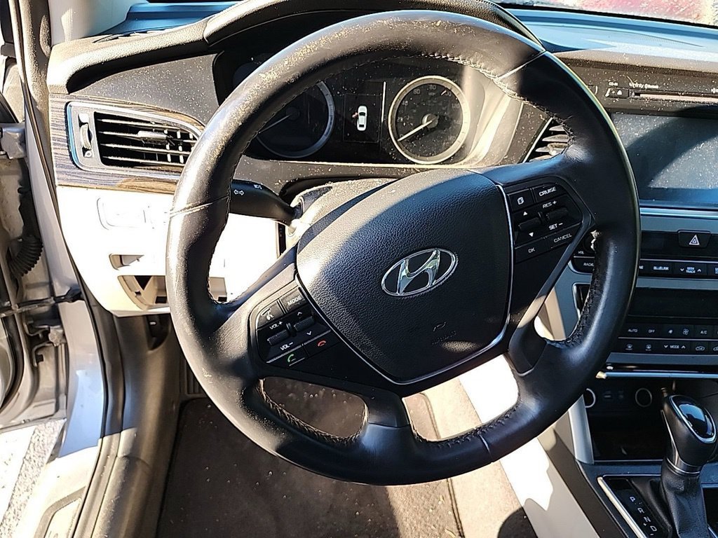 Used 2017 Hyundai Sonata Limited w/ Tech Package 03 FWD image 32