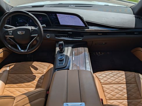Used 2024 Cadillac Escalade Premium Luxury w/ Performance Package AWD/4WD image 11