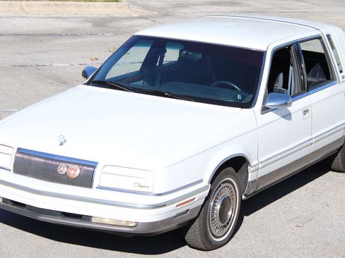 Used 1993 Chrysler New Yorker Fifth Avenue image 4