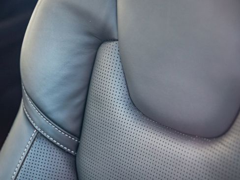 Used 2023 Volvo XC60 B5 Ultimate w/ Climate Package image 30