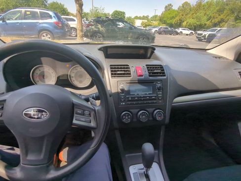 Used 2012 Subaru Impreza 2.0i Premium w/ All-Weather Pkg AWD/4WD image 18