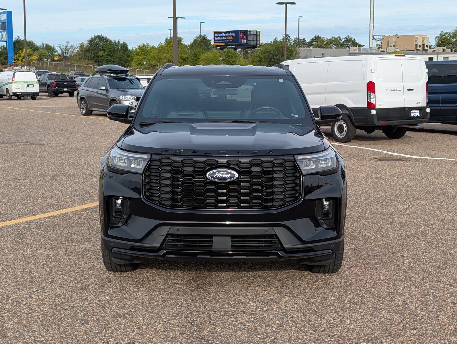 Used 2025 Ford Explorer ST-Line AWD/4WD image 2