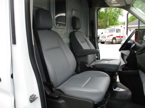 Used 2018 Ford Transit 250 148 Medium Roof image 11