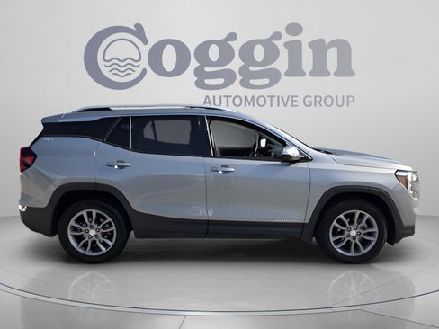 Used 2024 GMC Terrain SLT AWD/4WD image 6
