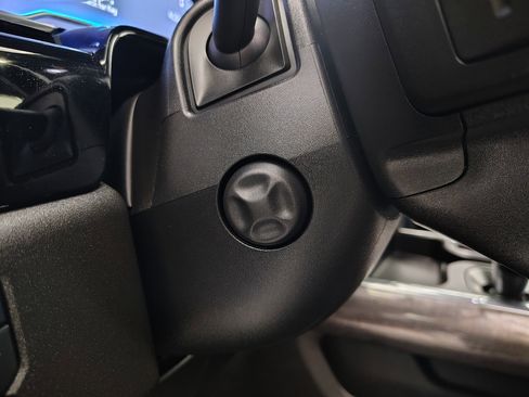 Used 2023 Chevrolet Silverado 1500 LTZ image 41