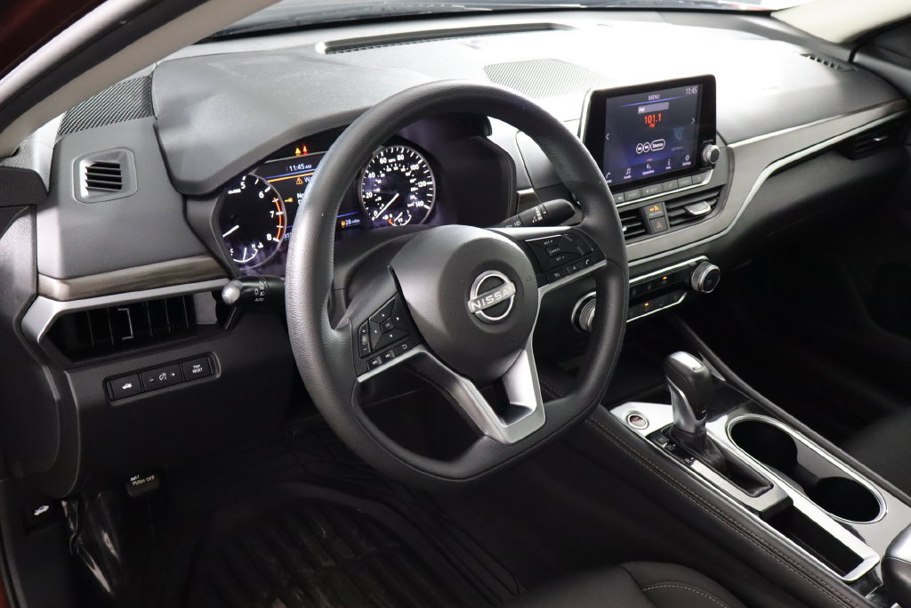 Used 2023 Nissan Altima 2.5 SV FWD image 18