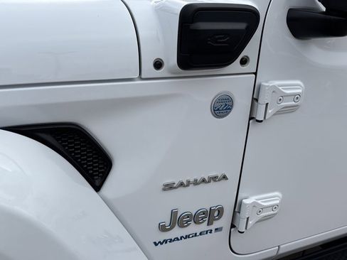 Used 2023 Jeep Wrangler Unlimited Sahara w/ Cold Weather Group image 14