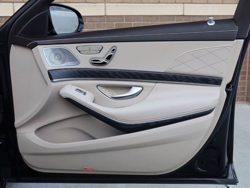 Used 2018 Mercedes-Benz S 560 Sedan image 30