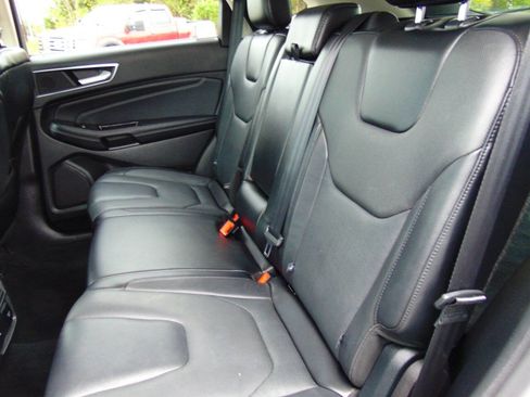 Used 2015 Ford Edge Titanium w/ Equipment Group 301A AWD/4WD image 10
