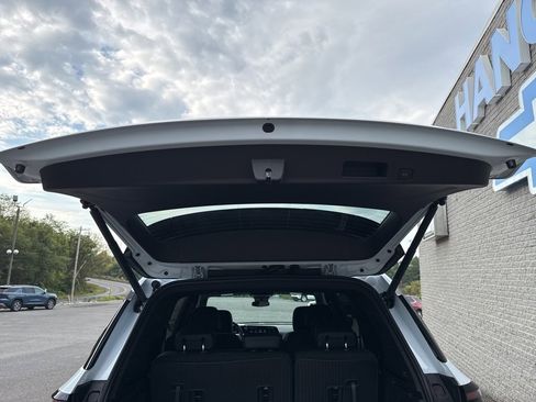 New 2026 Chevrolet Traverse LT w/ LPO, Floor Liner Package image 7