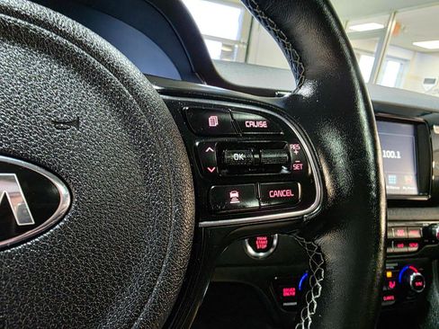 Used 2018 Kia Niro Touring image 29